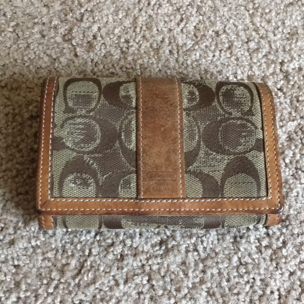 Coach Wallet & Key Holder - Authentic - Picture 3 of 8